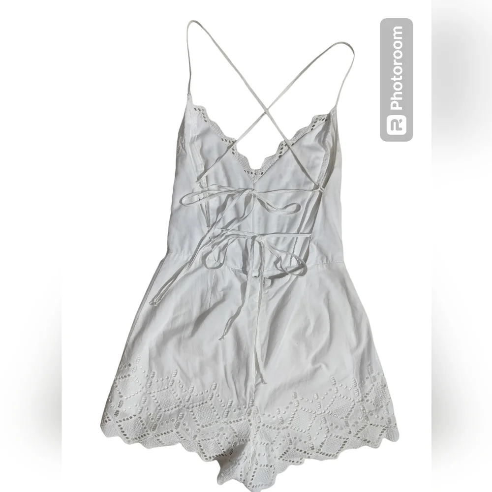BP. White romper embroidered strappy back scalloped lace size M - Picture 5 of 14